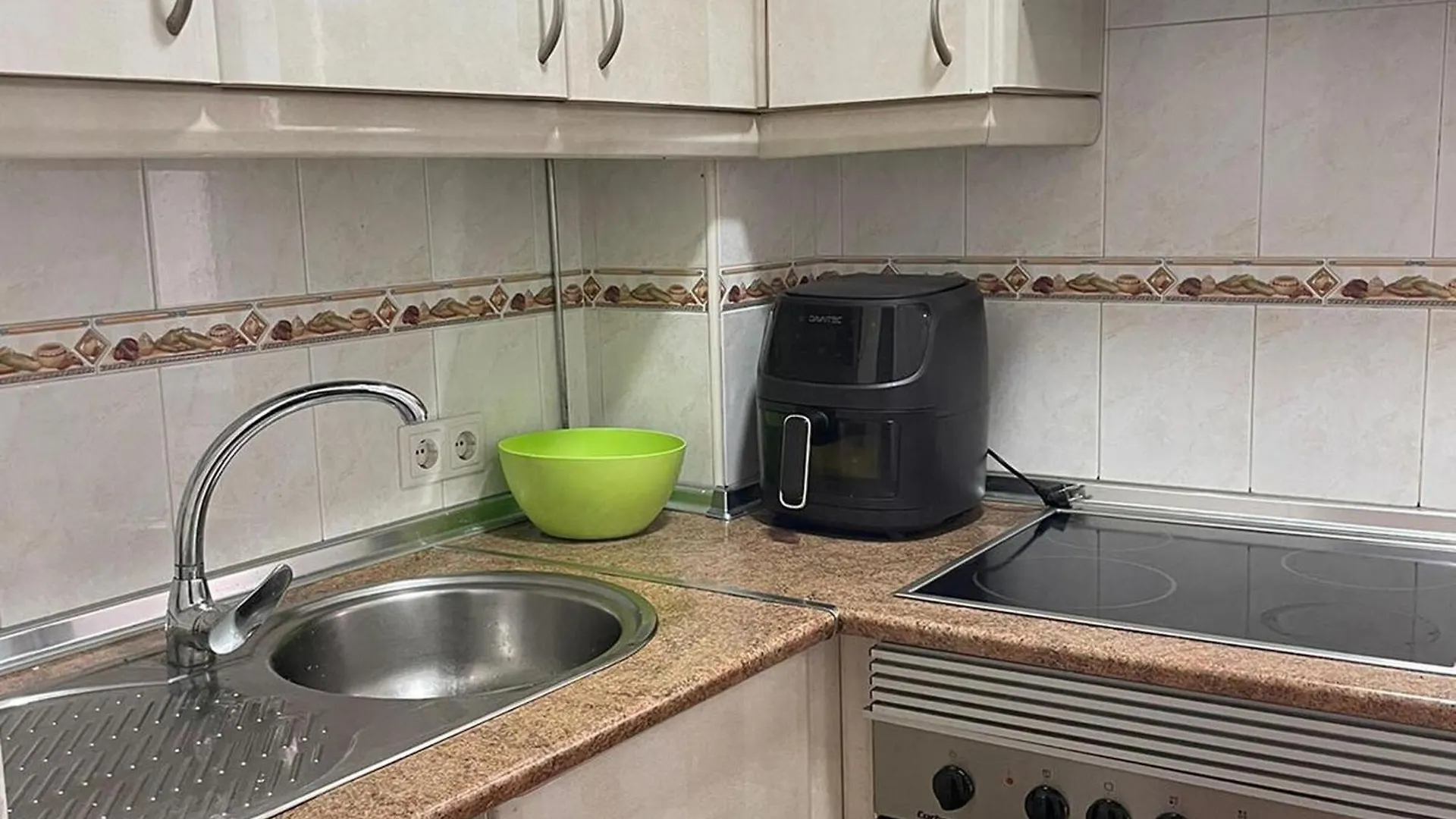 Cosy Apartment With Shared Balcony Seville Spain