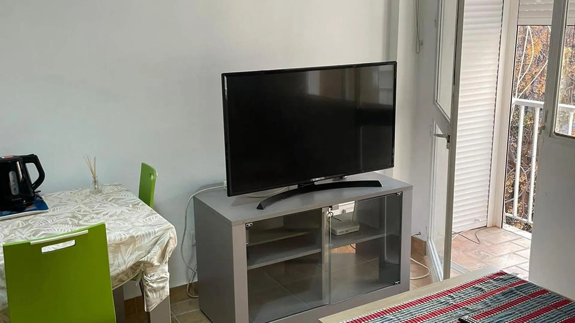 Cosy Apartment With Shared Balcony Seville