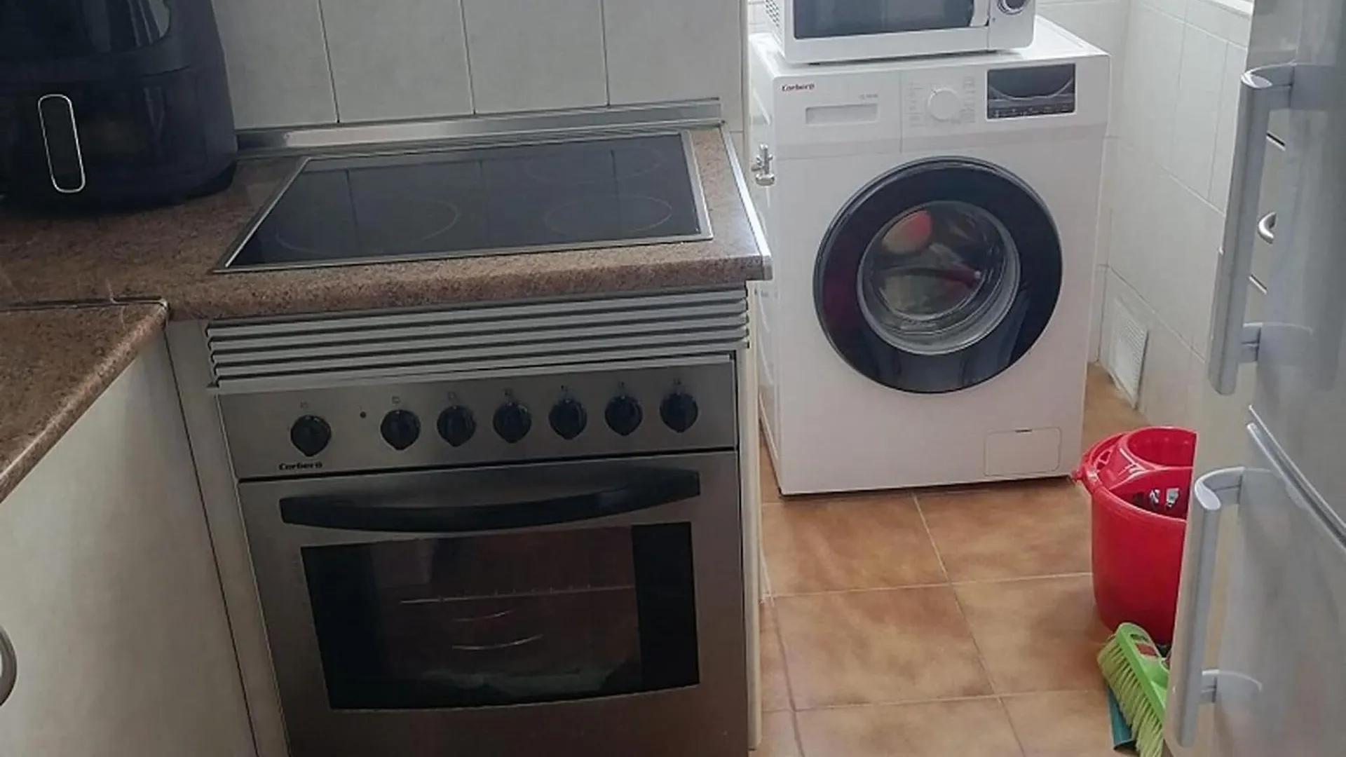 Cosy Apartment With Shared Balcony Seville